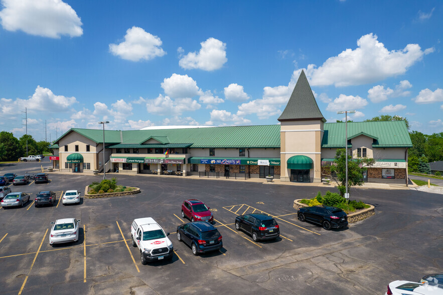 Primary Photo Of 4711 N Brady St, Davenport Storefront Retail Office For Lease