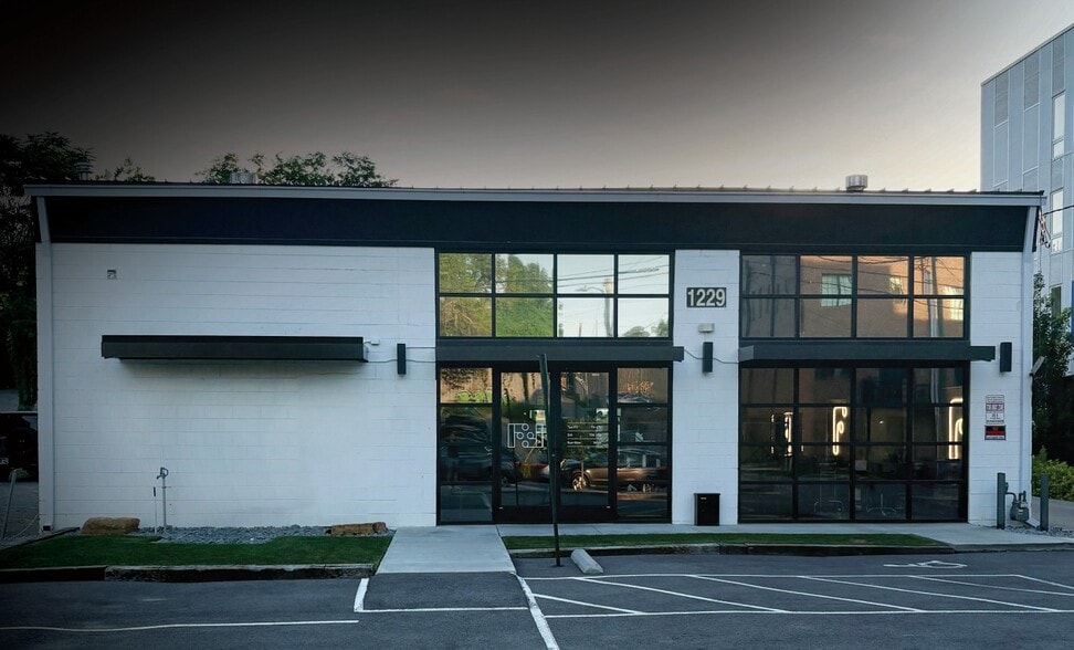 Primary Photo Of 1229 Martin St, Nashville Restaurant For Lease