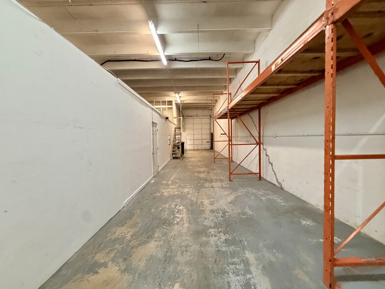 More Photos Of 401-425 NW 10th Ter, Hallandale Beach Light Manufacturing For Lease