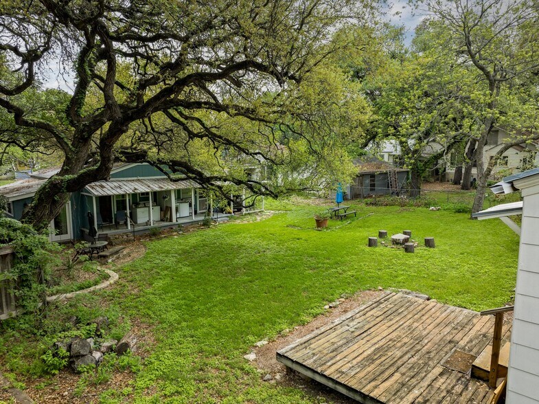 More Photos Of 302 Park Ln, Austin Land For Sale