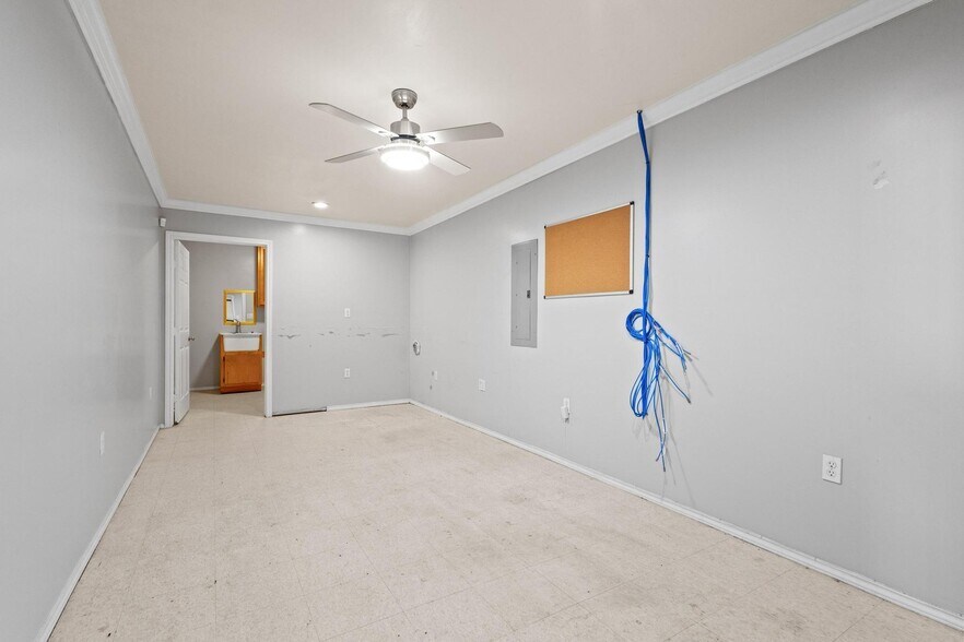 More Photos Of 11416 Hames, Pilot Point Industrial For Lease