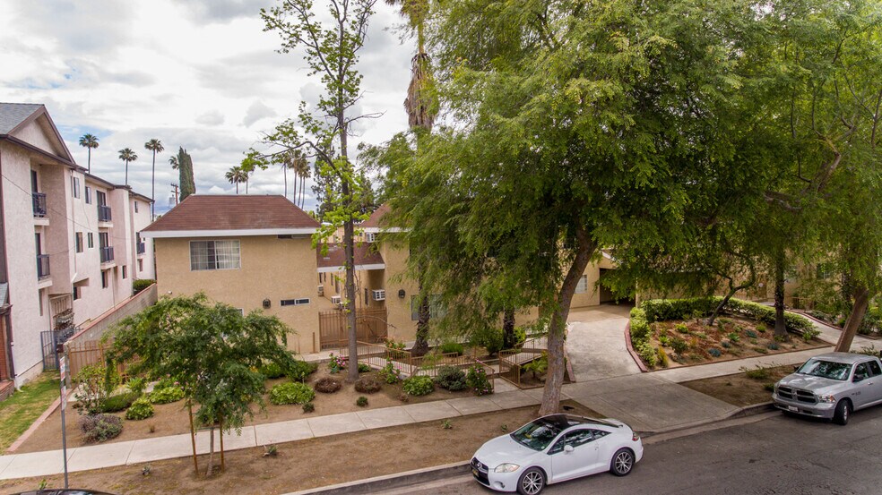 More Photos Of 1160 Elm Ave, Glendale Apartments For Sale