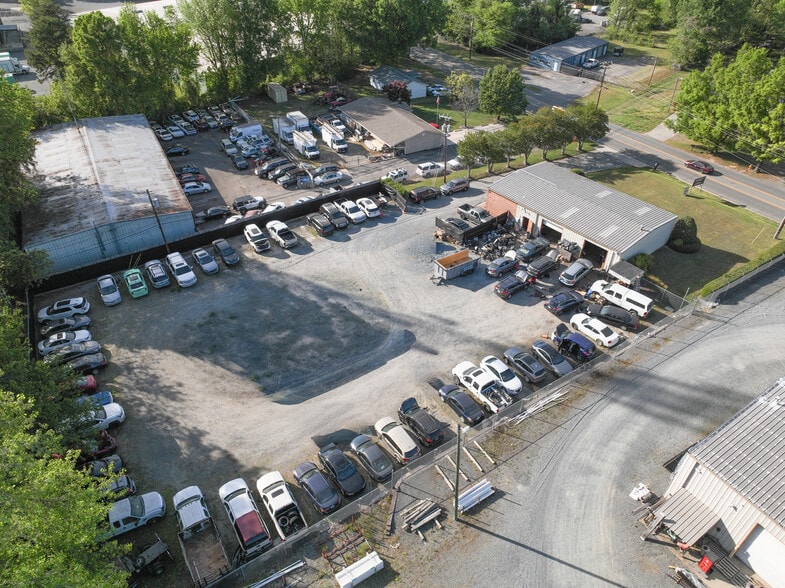 More Photos Of 7608 Grier Rd, Charlotte Warehouse For Lease