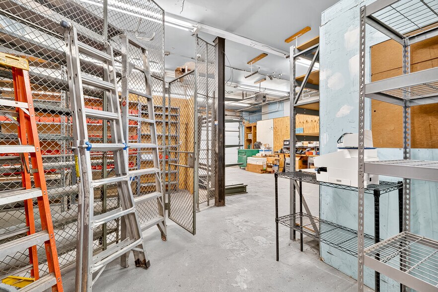 More Photos Of 22 W Lincoln Ave, Mount Vernon Freestanding For Sale