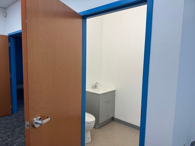 More Photos Of 959 N Main St, Providence Office For Lease