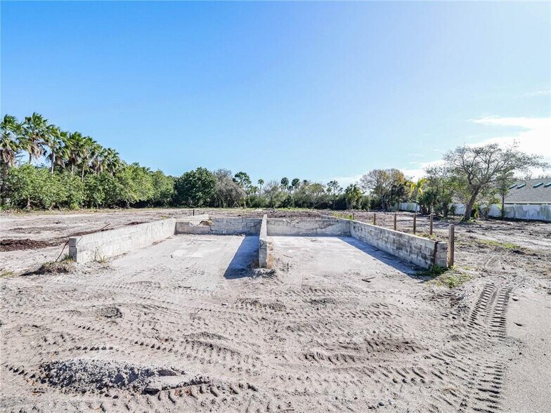 More Photos Of 690 6th Ave, Vero Beach Land For Sale