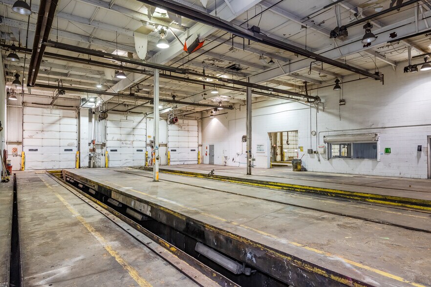 More Photos Of 106 Restoration Park Dr, Medway Service For Lease