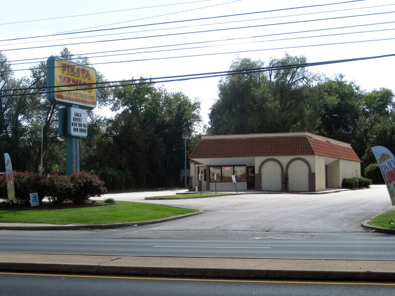 Primary Photo Of 2818 E Market St, York Restaurant For Lease