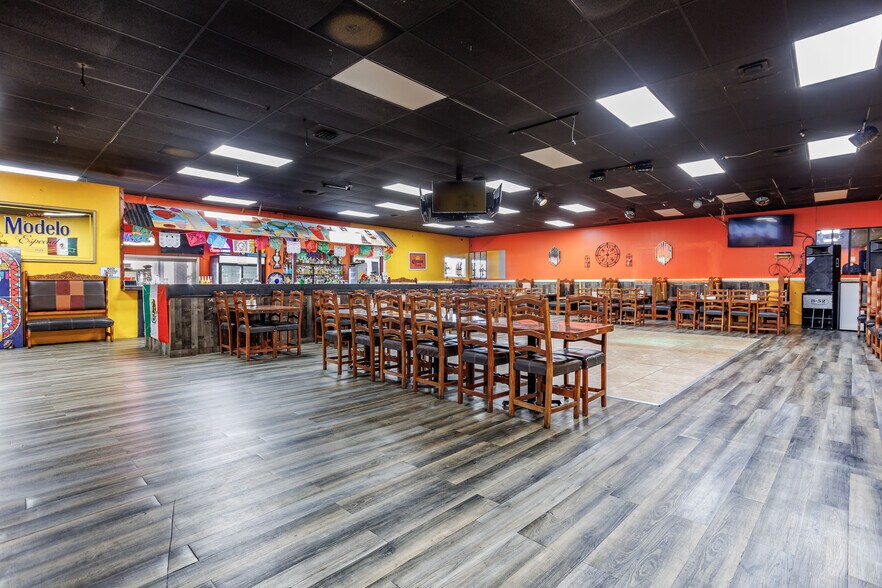 More Photos Of 528 W Clark St, Pasco Restaurant For Sale