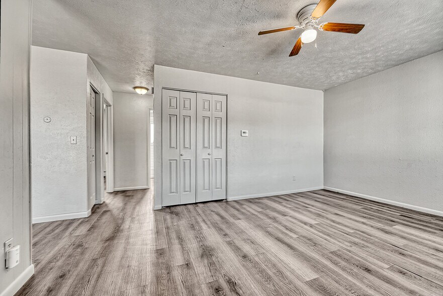 More Photos Of 490 E Elm St, Elizabeth Apartments For Sale