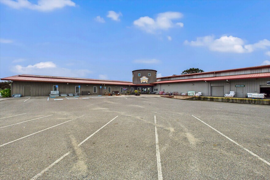 More Photos Of 1593 Market St, Ferndale General Retail For Sale