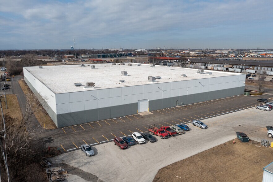 More Photos Of 6721 W 73rd St, Bedford Park Manufacturing For Sale