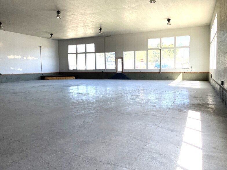 More Photos Of 8452 S State St, Midvale Service For Lease