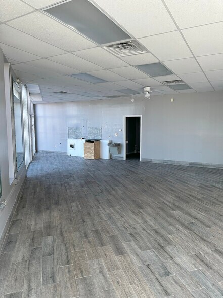 More Photos Of 440 N Front St, Memphis Freestanding For Lease