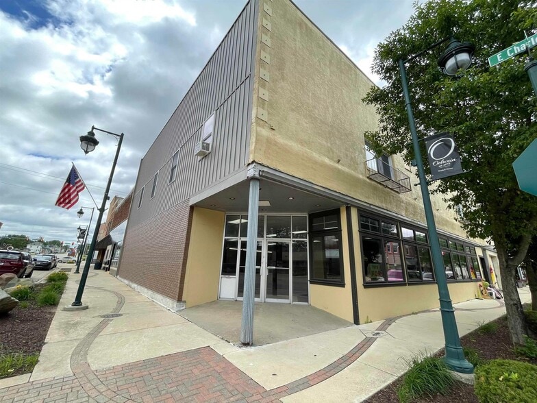 Primary Photo Of 1 S Frederick Ave, Oelwein Storefront Retail Residential For Sale