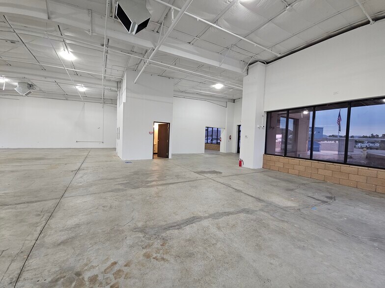 More Photos Of 2921 Friendly Pl, Bullhead City Light Distribution For Lease