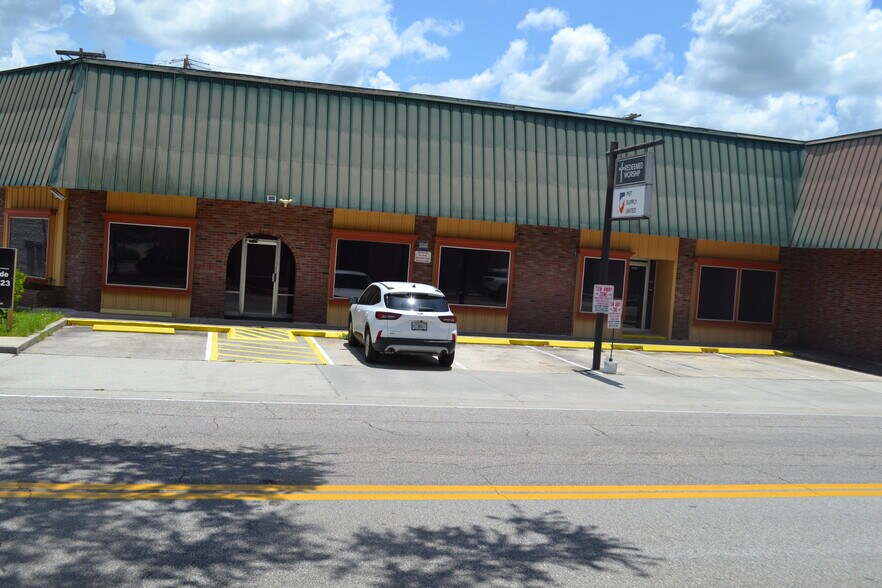 More Photos Of 465 E Main St, Bartow Medical For Lease