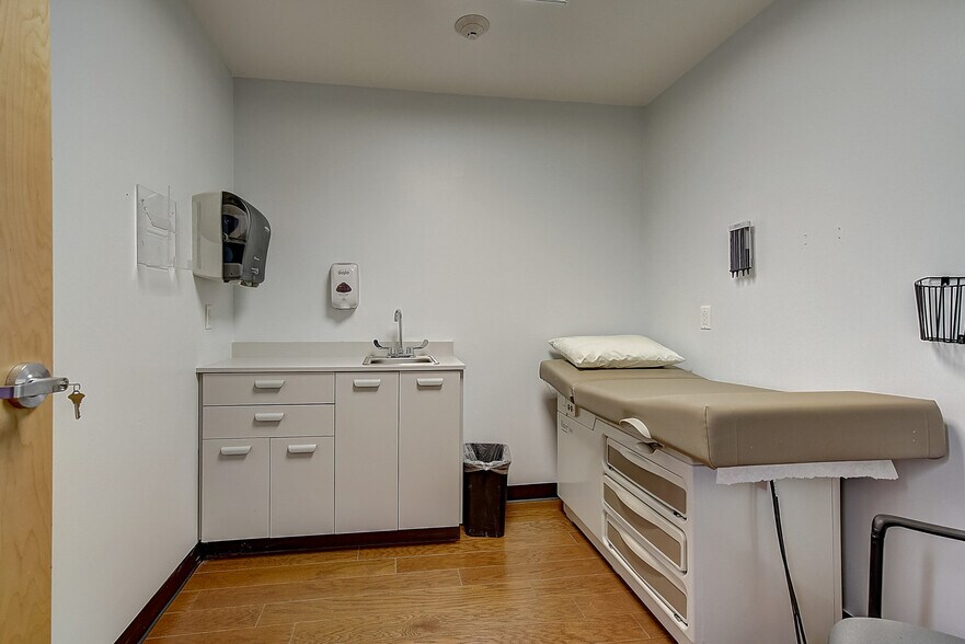 More Photos Of 2418 York, Philadelphia Healthcare For Lease