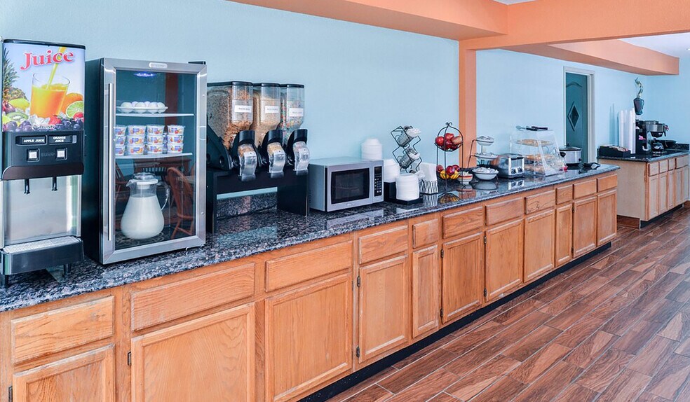 More Photos Of 10 Midway Rd, Eldon Hotel For Sale