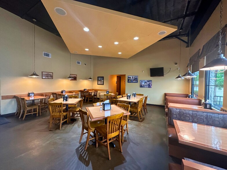 More Photos Of 1005 W Pecan St, Pflugerville Restaurant For Sale