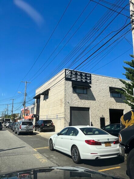 More Photos Of 151 Industrial Loop, Staten Island Storefront Retail Office For Sale