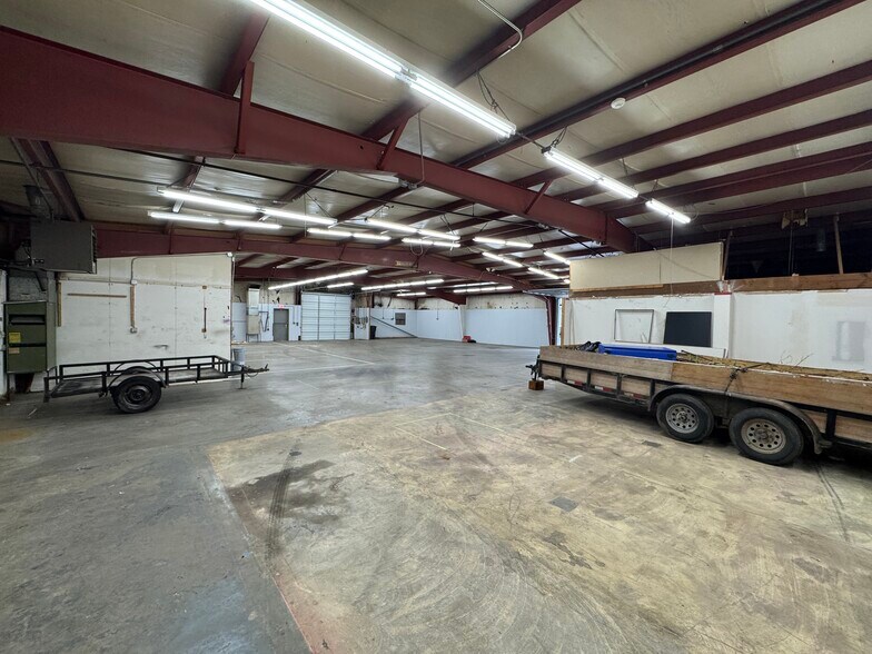 More Photos Of 6547 E Skelly Dr, Tulsa Unknown For Lease