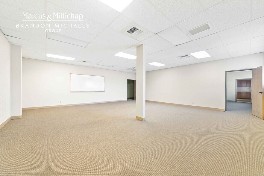 More Photos Of 13543-13545 Hawthorne Blvd, Hawthorne Loft Creative Space For Sale