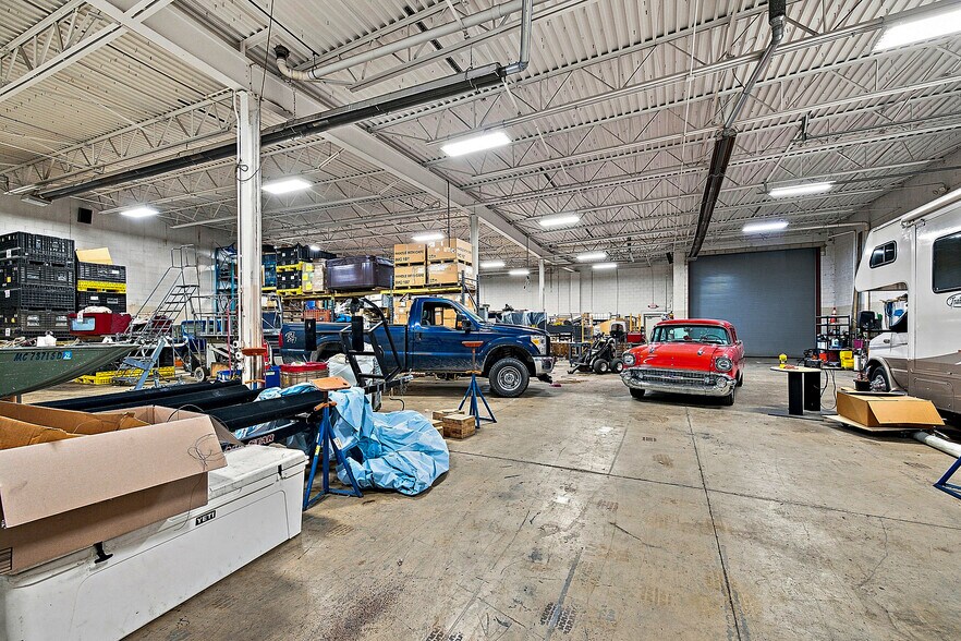 More Photos Of 44468 Reynolds Dr, Clinton Township Manufacturing For Sale