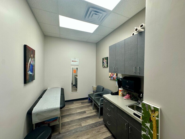 More Photos Of 1351 N Zaragoza Rd, El Paso Medical For Sale