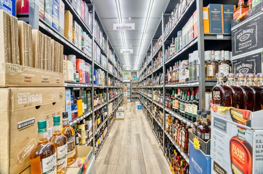 More Photos Of 207 Cedar Springs Rd, Spartanburg Freestanding For Sale