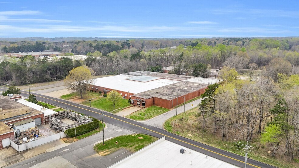 More Photos Of 900 W Academy St, Cherryville Manufacturing For Sale