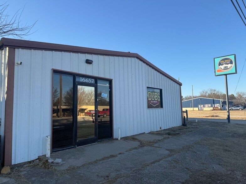 More Photos Of 16677 US Highway 77, Springer Restaurant For Lease