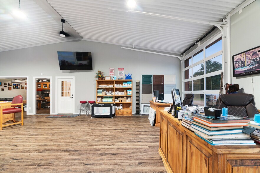 More Photos Of 6210 Lamar Rd, Reno Flex For Sale