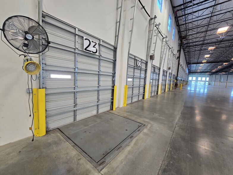 More Photos Of 23840-23842 Rider St, Perris Distribution For Lease