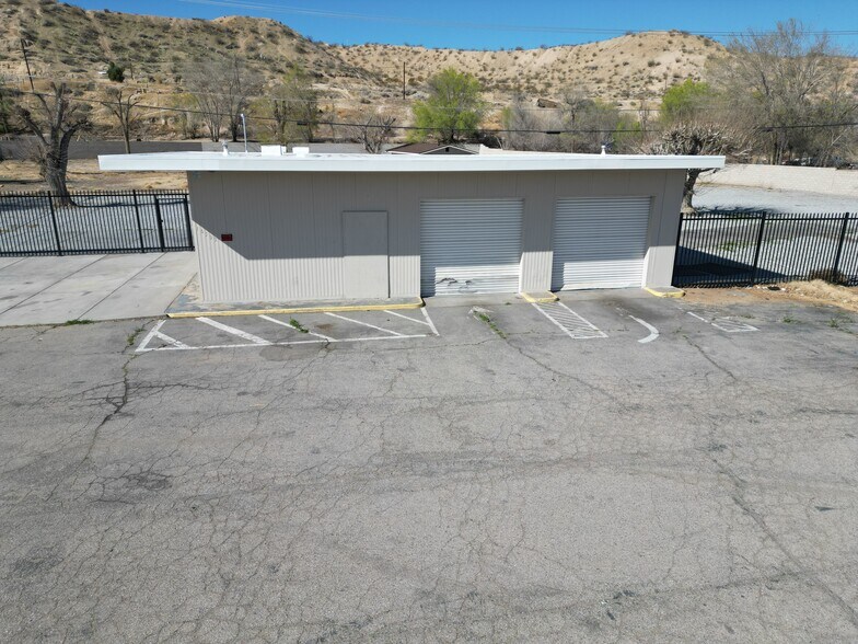 More Photos Of 16593 D St, Victorville Auto Repair For Lease