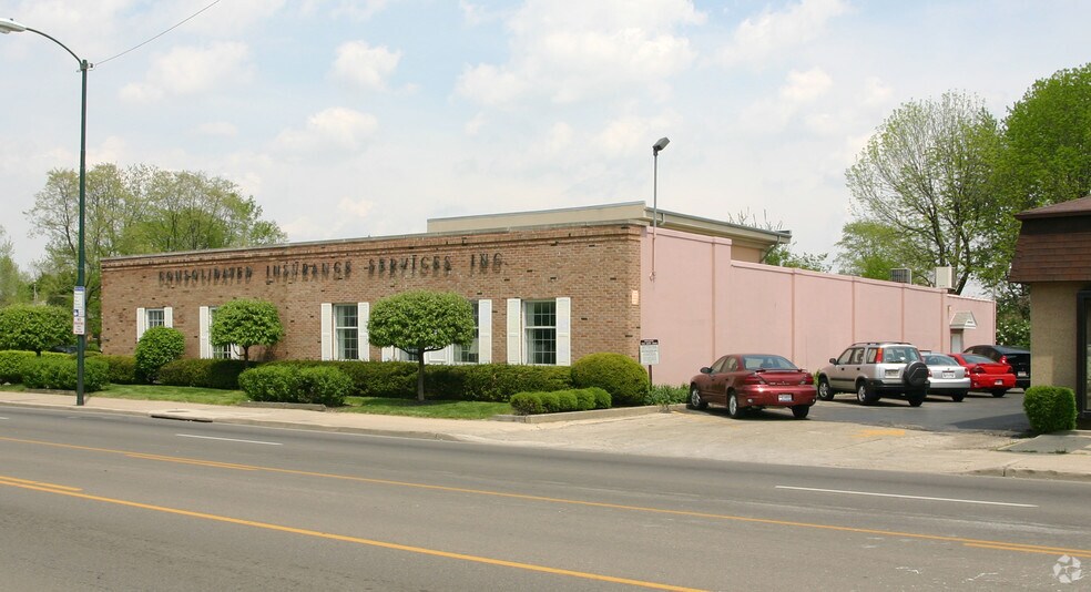 More Photos Of 1730 N Limestone St, Springfield Loft Creative Space For Lease