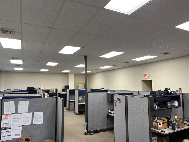 More Photos Of 3218 Lakeshore Rd, Buffalo Office For Sale