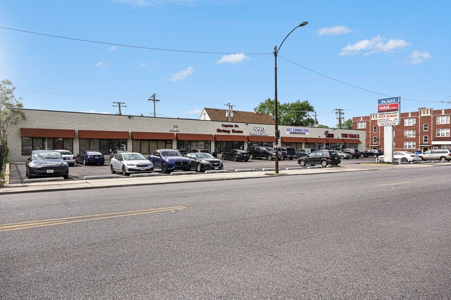 More Photos Of 5633-5647 W Roosevelt Rd, Cicero Freestanding For Sale