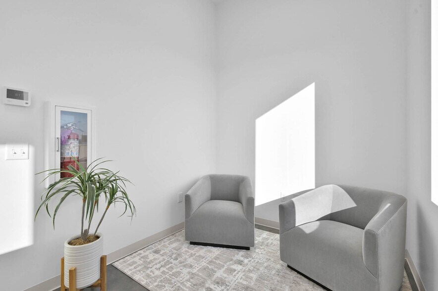 More Photos Of 24527 Gosling Rd, Spring Flex For Lease