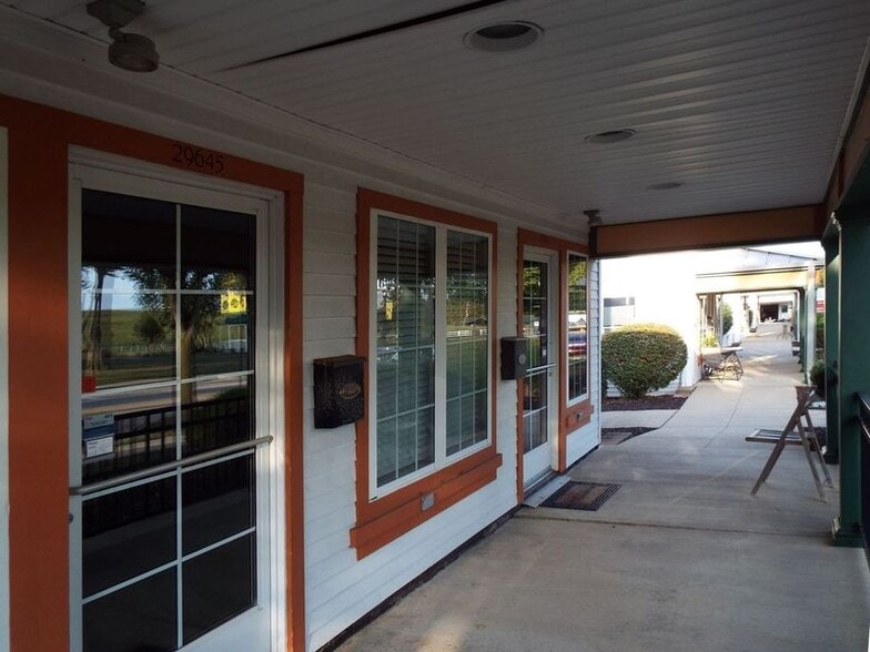 More Photos Of 29715 Pettibone Rd, Solon Storefront Retail Office For Lease