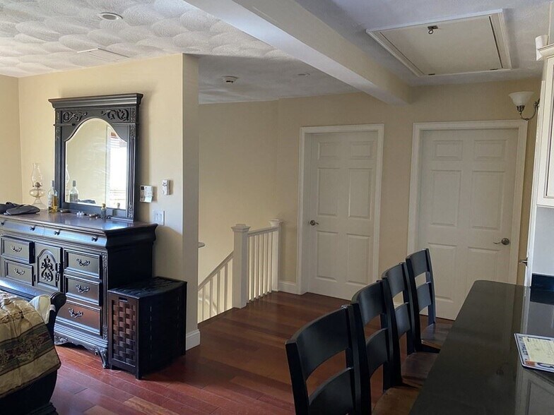 More Photos Of 1074 Washington St, Attleboro Storefront Retail Residential For Sale