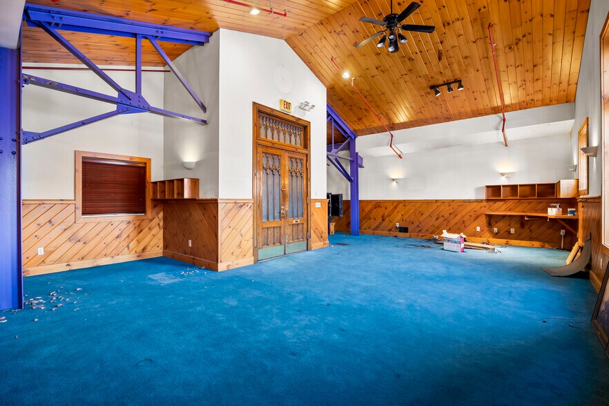 More Photos Of 403-409 N Pearl St, Albany Warehouse For Sale