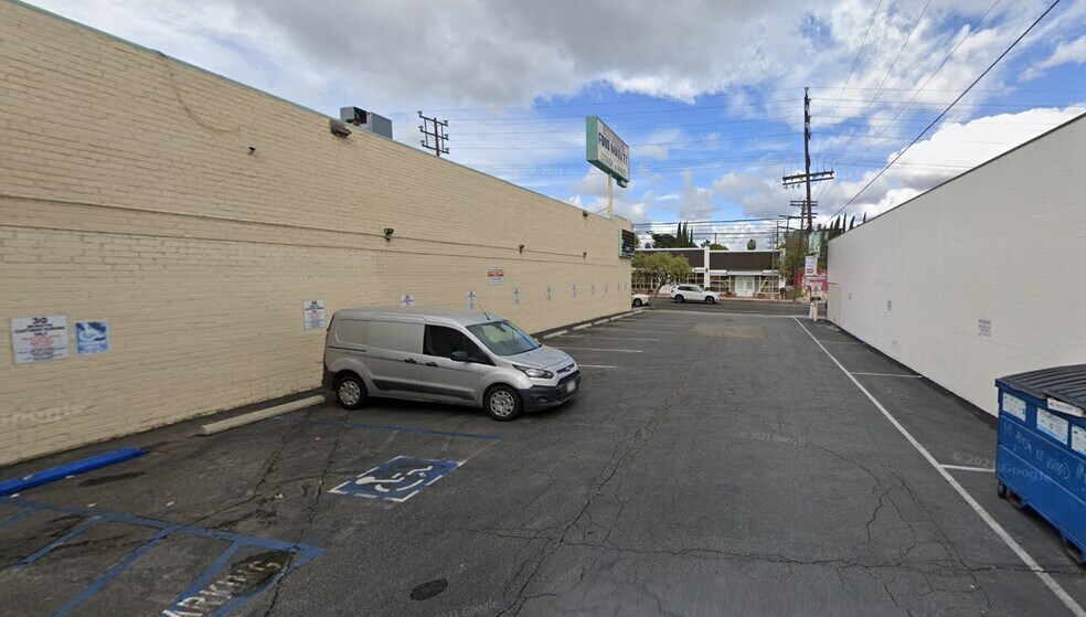 More Photos Of 11418 Moorpark St, North Hollywood Supermarket For Lease