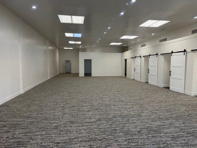 More Photos Of 917-935 W Texas St, Fairfield Storefront For Lease