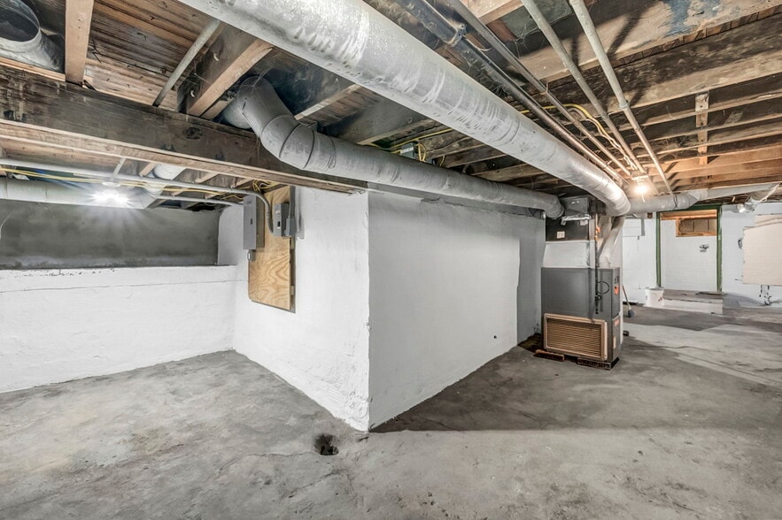 More Photos Of 4435 State Rd, Cleveland Storefront Retail Residential For Sale