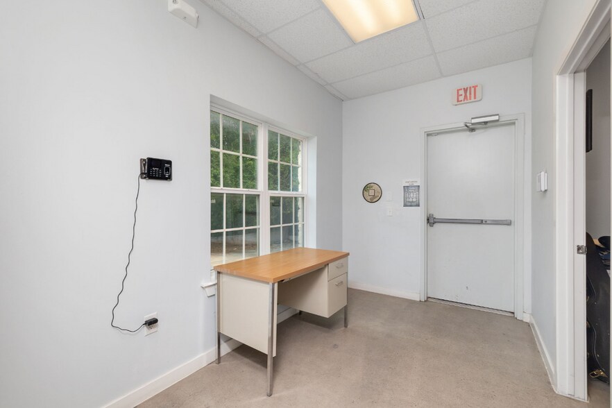 More Photos Of 3251 Harry Wurzbach Rd, San Antonio Medical For Lease