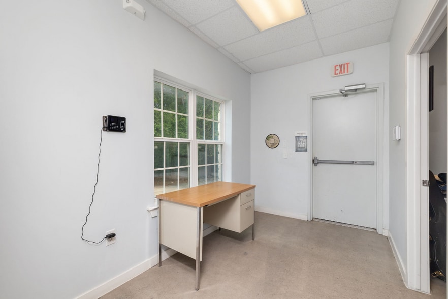 More Photos Of 3251 Harry Wurzbach Rd, San Antonio Medical For Sale