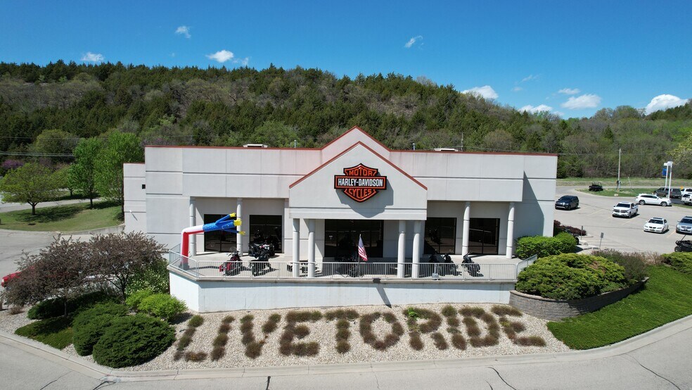 More Photos Of 1021 Goldenbelt Blvd, Junction City Auto Dealership For Sale