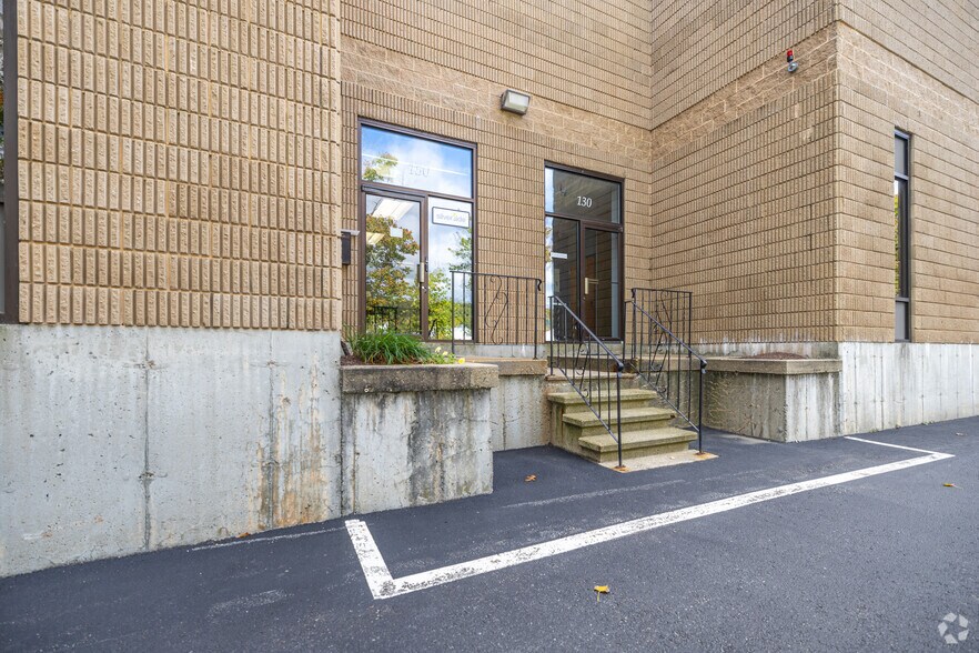 More Photos Of 117 Beaver St, Waltham Warehouse For Lease