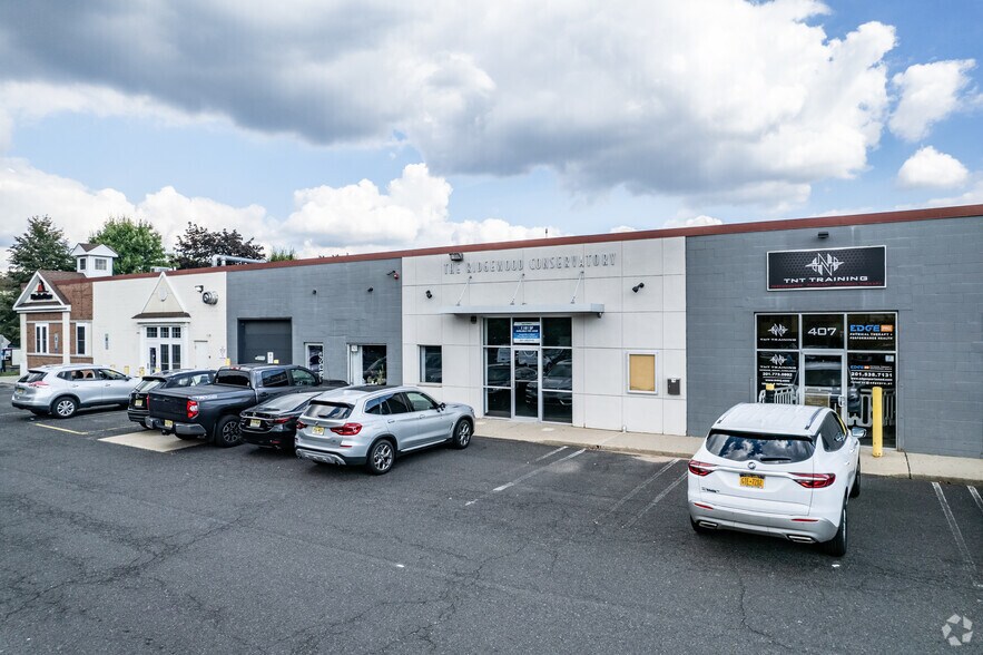 More Photos Of 407-411 Sette Dr, Paramus General Retail For Lease